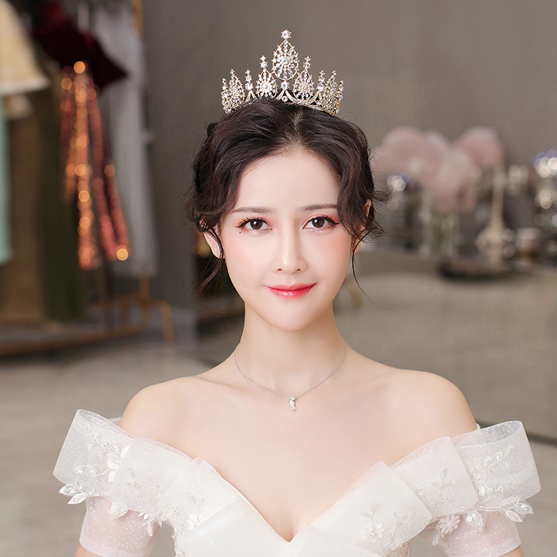 Vương miện dáng tròn trang điểm cô dâu