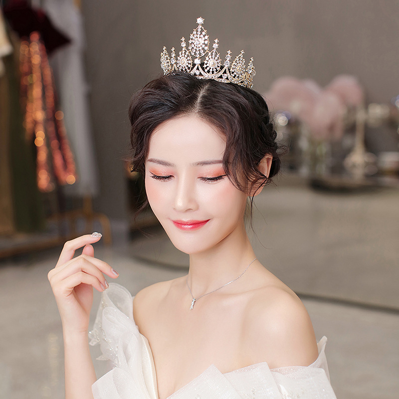 Vương miện dáng tròn trang điểm cô dâu