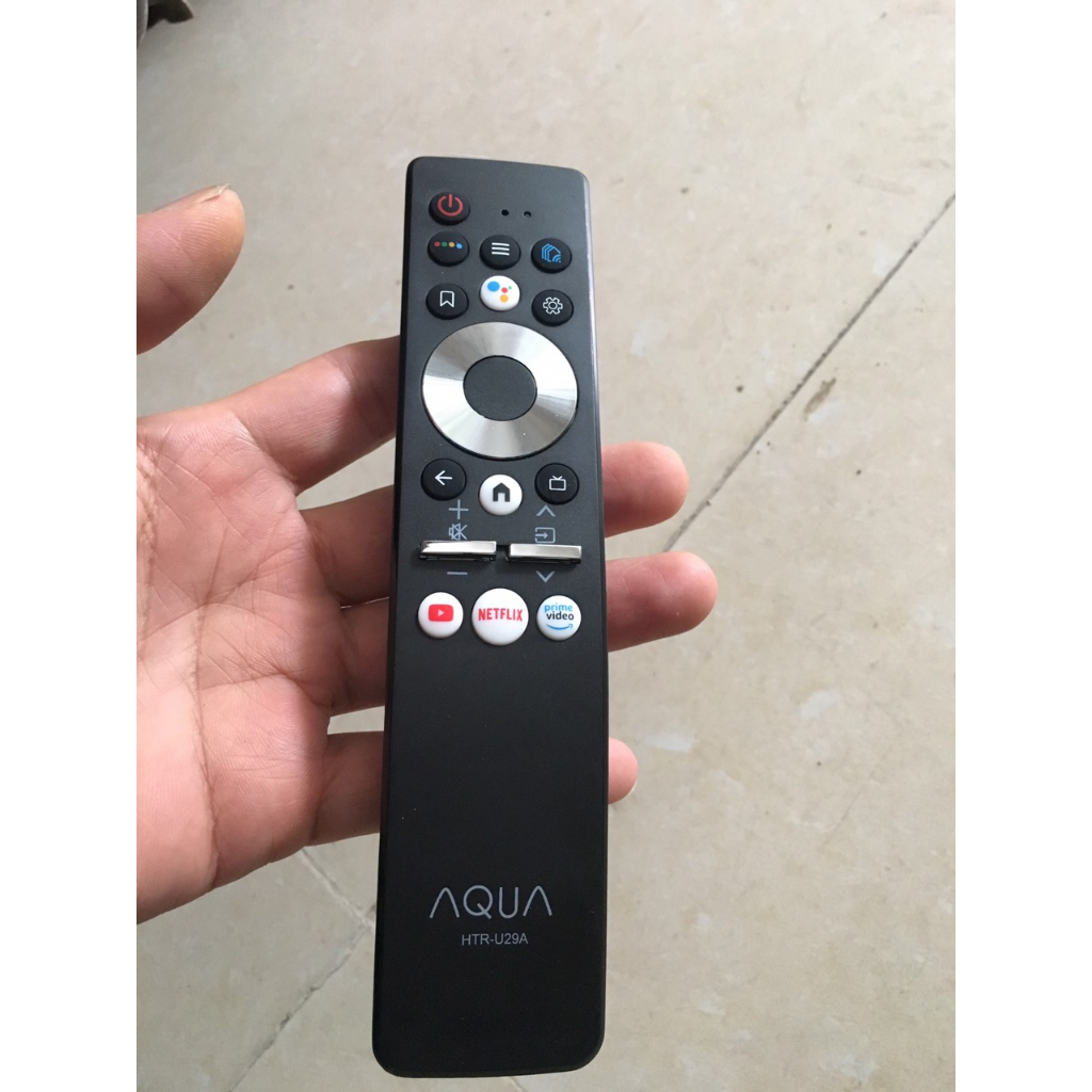 Điều Khiển Tivi Aqua Giọng Nói Đen Cong