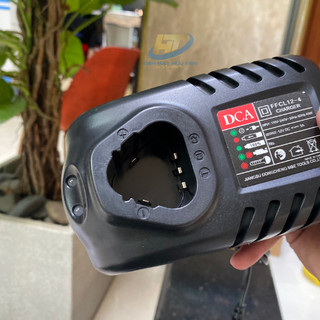 Combo pin sạc  lithium 12V DCA