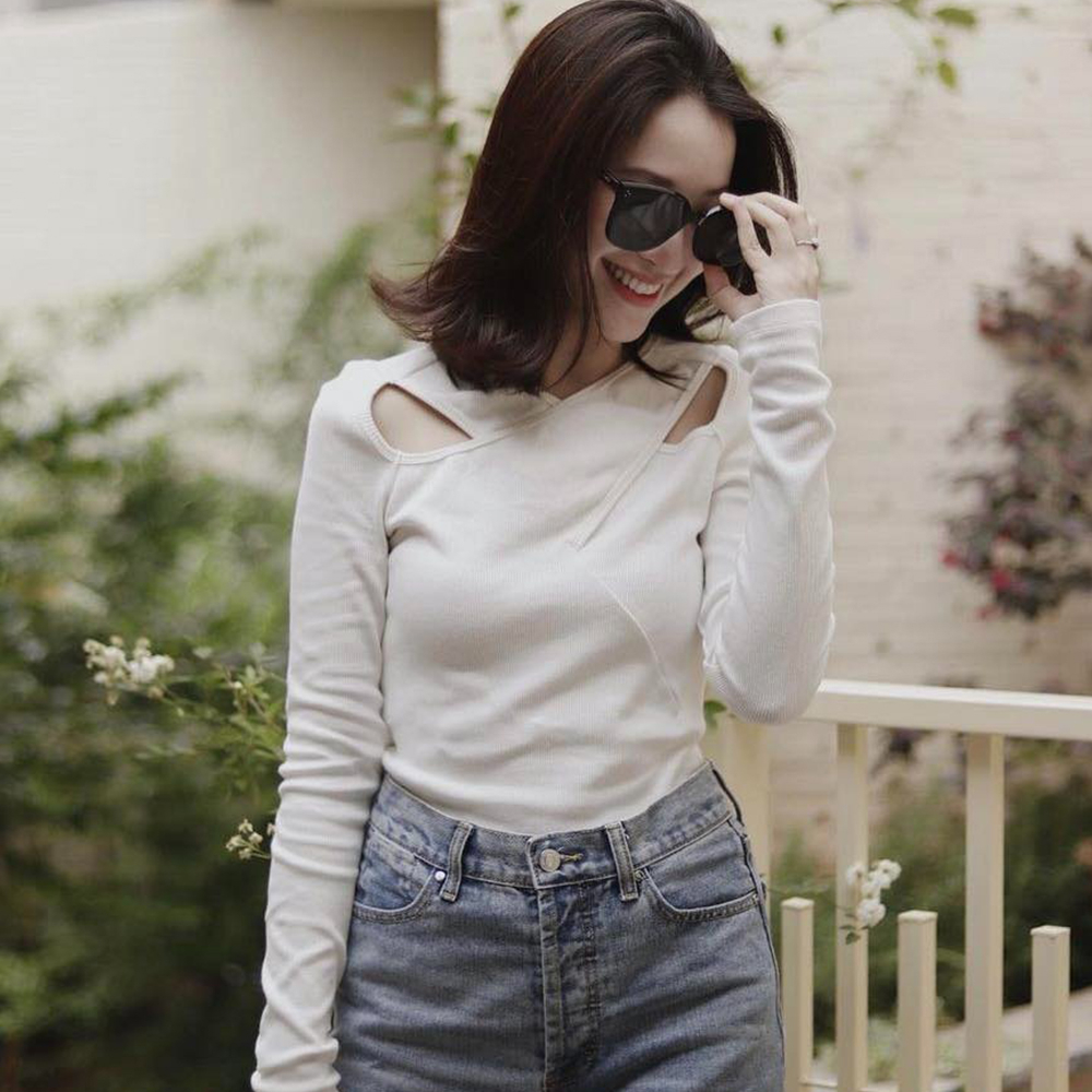 TheBlueTshirt - Áo Thun Nữ Tay Dài Xẻ Vai Màu Trắng - Long Sleeve Penélope Cross Rib Top - White