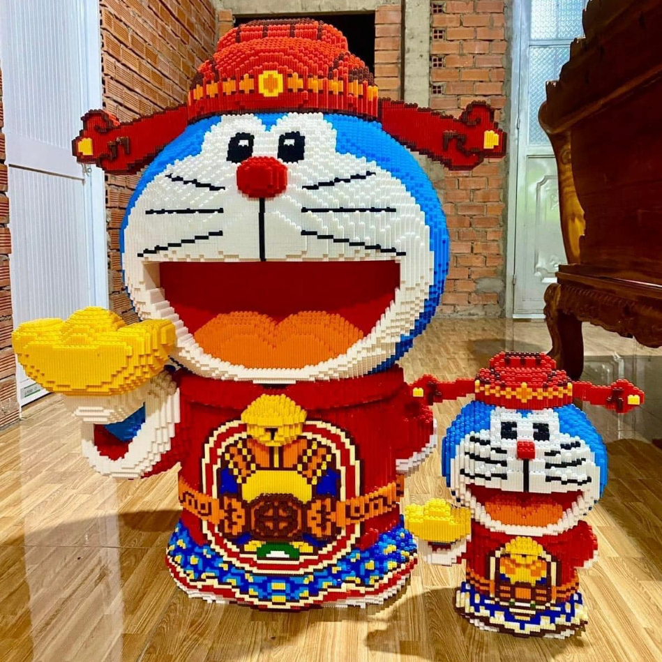 Xếp hình Le.go Doremon thần tài 68cm - Mô hình Doremon cỡ lớn Đặc Biệt Tặng Búa - Sẵn Hàng