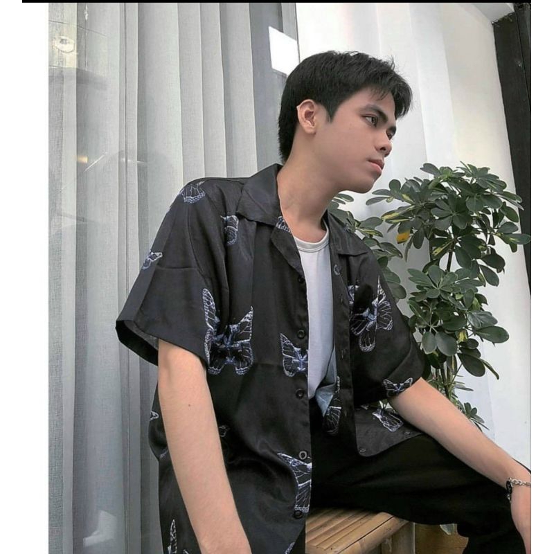 Áo sơ mi Dirycoin chất liệu vải lụa mềm mại, thoáng mát phong cách trẻ trung.