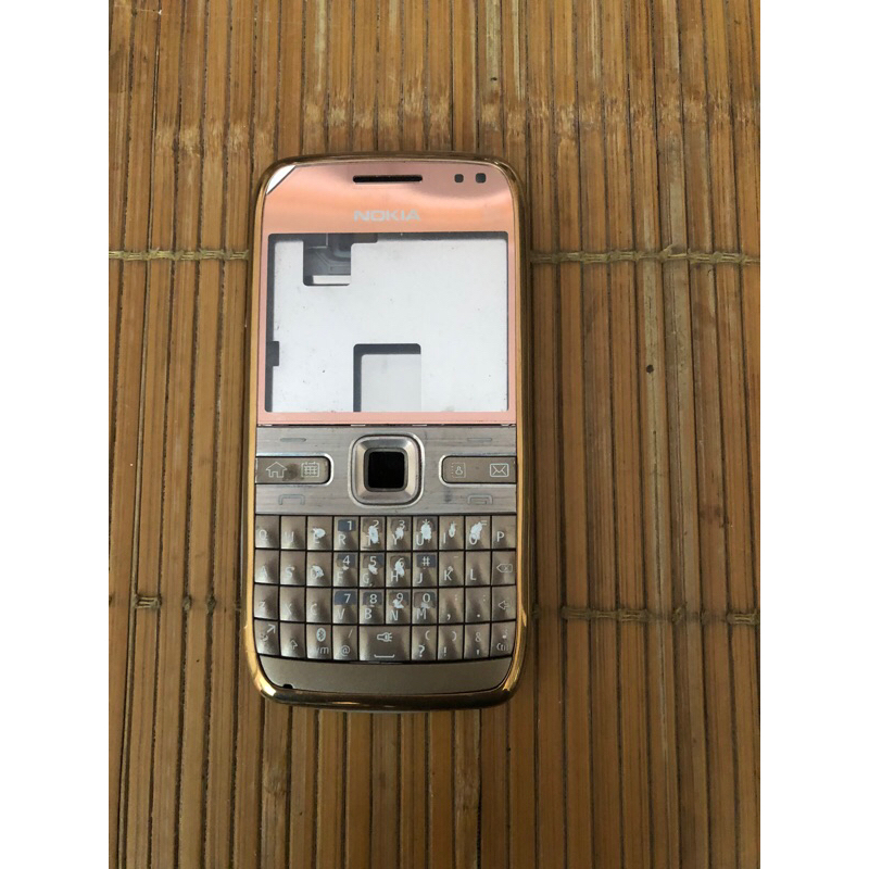 VỎ VÀ SƯỜN NOKIA E72 LOẠI CAO CẤP