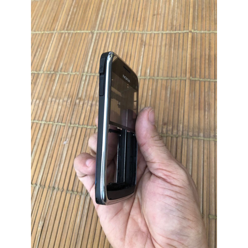VỎ VÀ SƯỜN NOKIA E72 LOẠI CAO CẤP