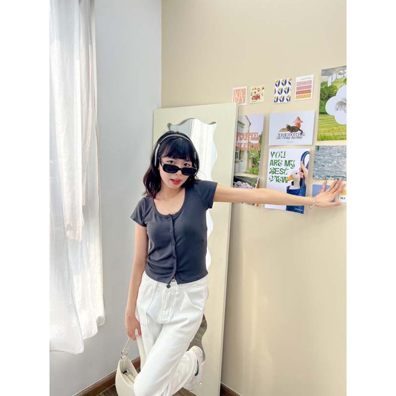 Áo croptop ôm trơn cổ tròn form ngắn nút dọc vải thun tăm basic Runa Top - Siblinghouse