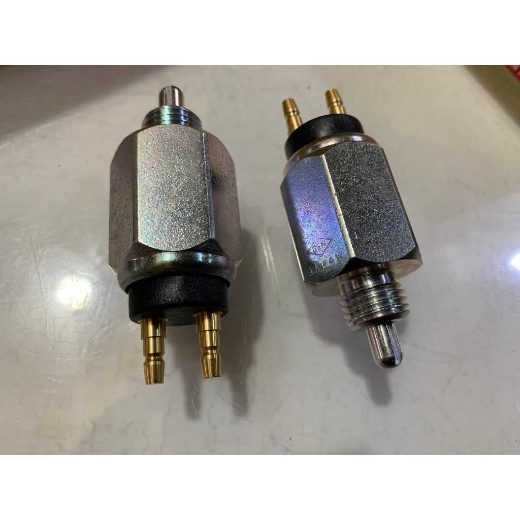 Cảm Biến Báo De, Công Tắc Báo Đèn Lùi, Báo De Xe Tải Hyundai 2,5Tấn, MightyII,.....Loại Xịn