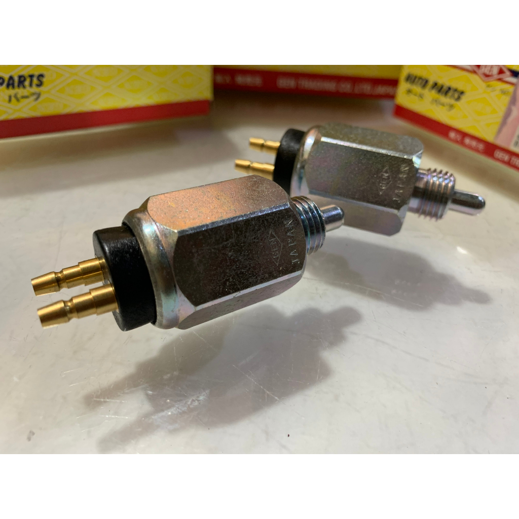 Cảm Biến Báo De, Công Tắc Báo Đèn Lùi, Báo De Xe Tải Hyundai 2,5Tấn, MightyII,.....Loại Xịn