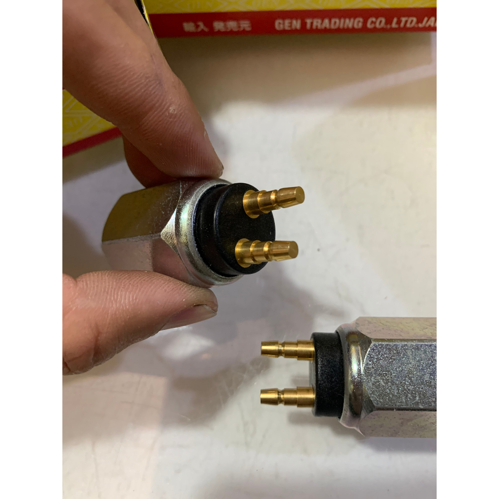 Cảm Biến Báo De, Công Tắc Báo Đèn Lùi, Báo De Xe Tải Hyundai 2,5Tấn, MightyII,.....Loại Xịn