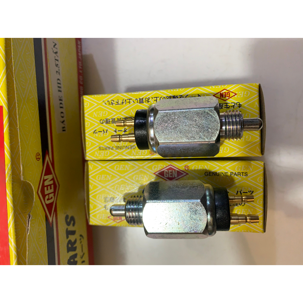 Cảm Biến Báo De, Công Tắc Báo Đèn Lùi, Báo De Xe Tải Hyundai 2,5Tấn, MightyII,.....Loại Xịn