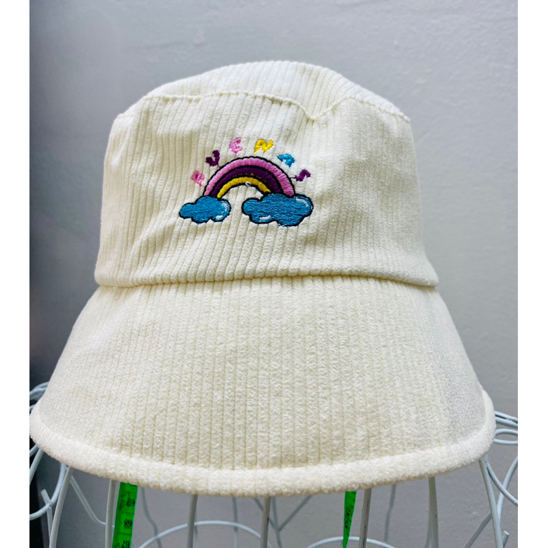 Pass mũ bucket vành thêu cầu vồng beunas