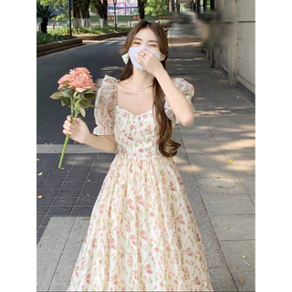 Đầm maxi voan kem hoa nhí cổ vuông cúp ngực phối bèo tay phồng