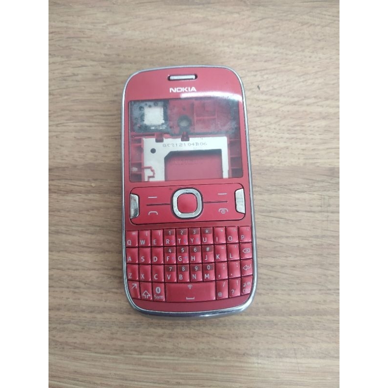Vỏ điện thoại Nokia Asha 302 zin (khung sườn + có phím )