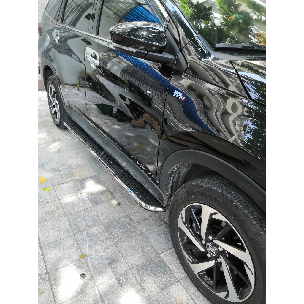 Bệ bước chân, bậc lên xuống xe Toyota Rush 2018 - 2022. NHÔM ĐÚC 100%, Khắc laser logo