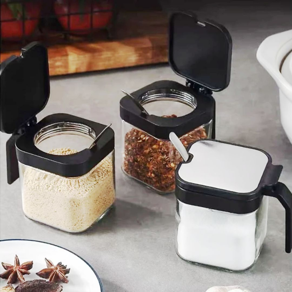 SET 3 LỌ ĐỰNG GIA VỊ THỦY TINH VỚI NẮP VÀ THÌA INOX