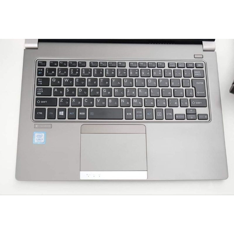 Laptop Toshiba Dynabook R63 i5-7300/8/128 xt Nhật
