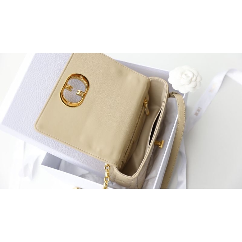 Túi đeo chéo nữ D.I Caro bag sz20cm da cừu đẹp dã man từ vân da đến phụ kiện 2 box nguyên seal xịn sò