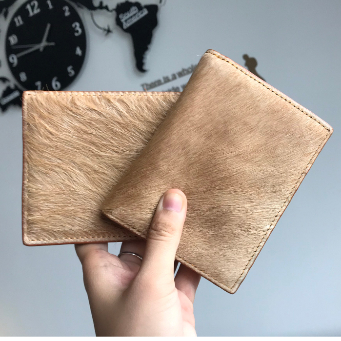 VÍ DA BÒ NGUYÊN LÔNG ĐỘC ĐÁO, VÍ NGANG/DỌC 9.5X12CM - THƯƠNG HIỆU UMBO