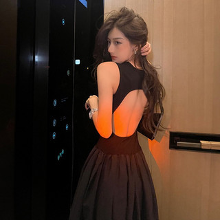 Váy maxi trơn hở lưng QC
