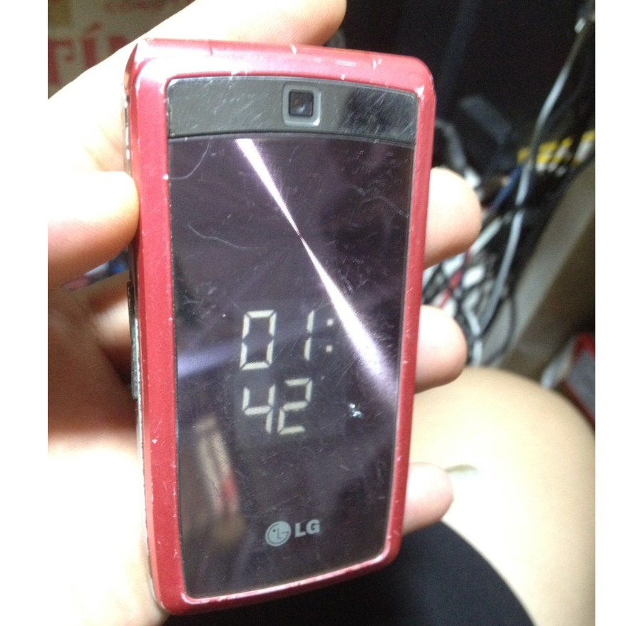 Xác LG KF300 trùng imei, 2 màn còn sáng đẹp, sjm sóng loa míc còn tốt, phím ăn, máy không bin, không nắp