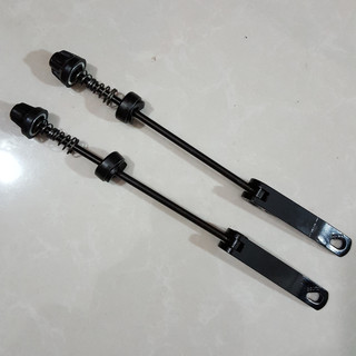 Ty kẹp trục xe đạp