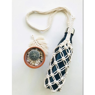 Túi đựng bình nước  Macrame handmade dạng đeo chéo