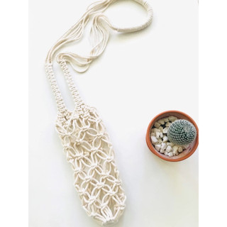 Túi đựng bình nước  Macrame handmade dạng đeo chéo