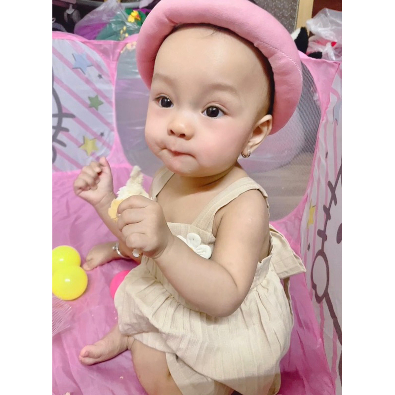 Mấn đội đầu bé gái