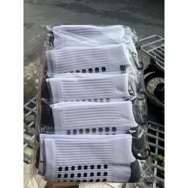 Tất chống trượt loại tốt.