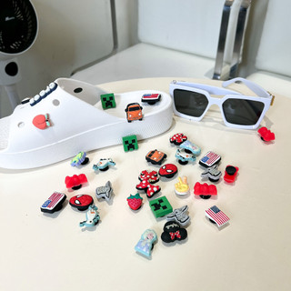 Sticker trang trí dép , charm gắn dép dễ thương ,Jibbitz crocs - chou bùi store