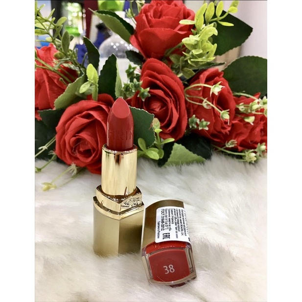 Son môi lì Firin Professional của Nga giúp dưỡng ẩm da, làm mềm môi, mang đến cảm giác thoải mái dễ chịu cho người dùng