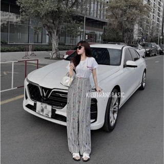 Quần suông sọc đen trắng họa tiết