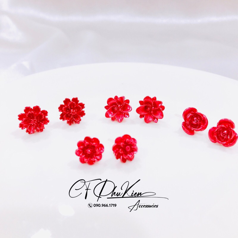 Bông tai hoa đích nhựa màu đỏ đô dễ thương cho nữ