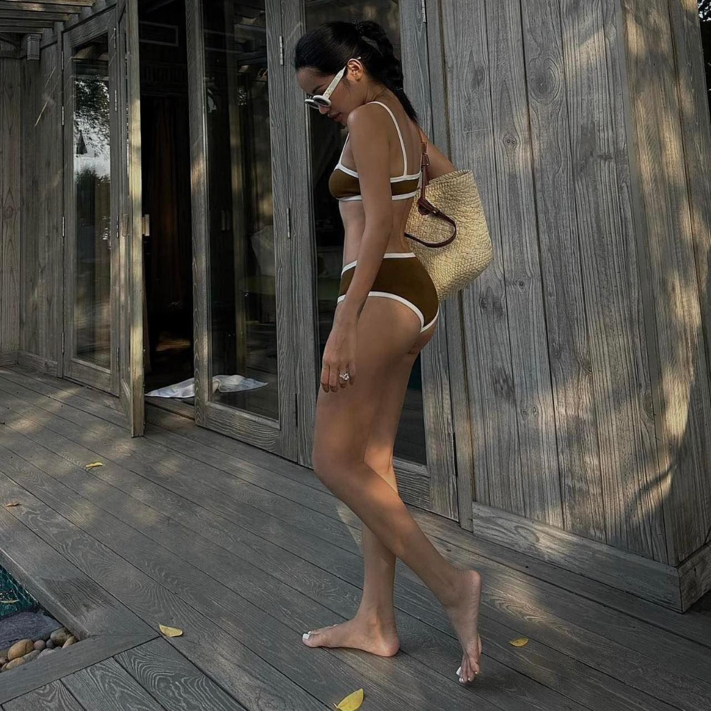 Bikini viền trắng màu nâu