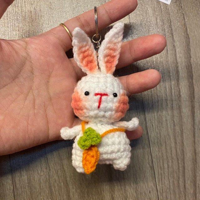Amigurumi crochet móc khoá thỏ móc len tai nhọn mini