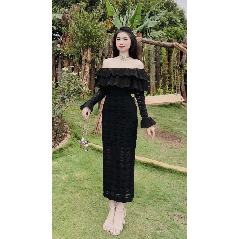 Đầm body ren đen bẹt vai
