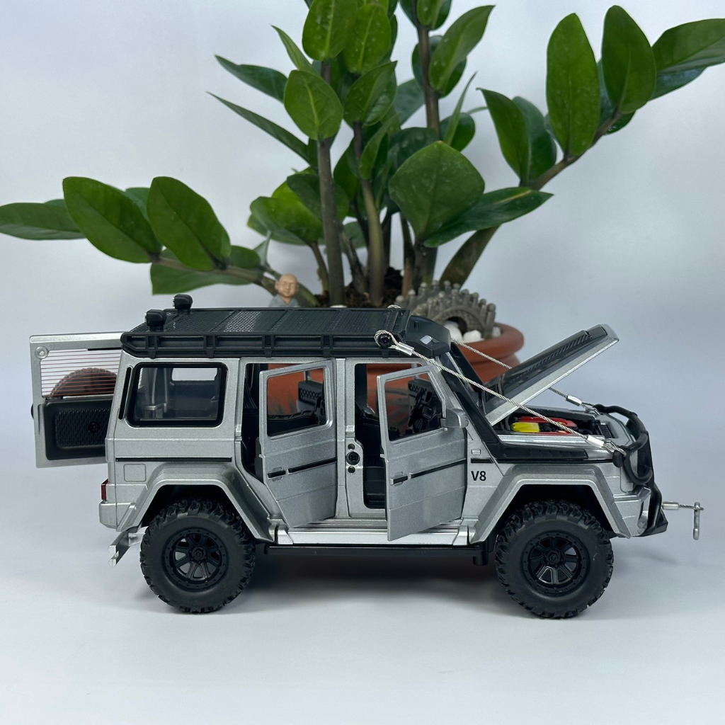 Mô hình xe Mercedes Brabus G550 4x4 tỷ lệ 1:24 bằng kim loại