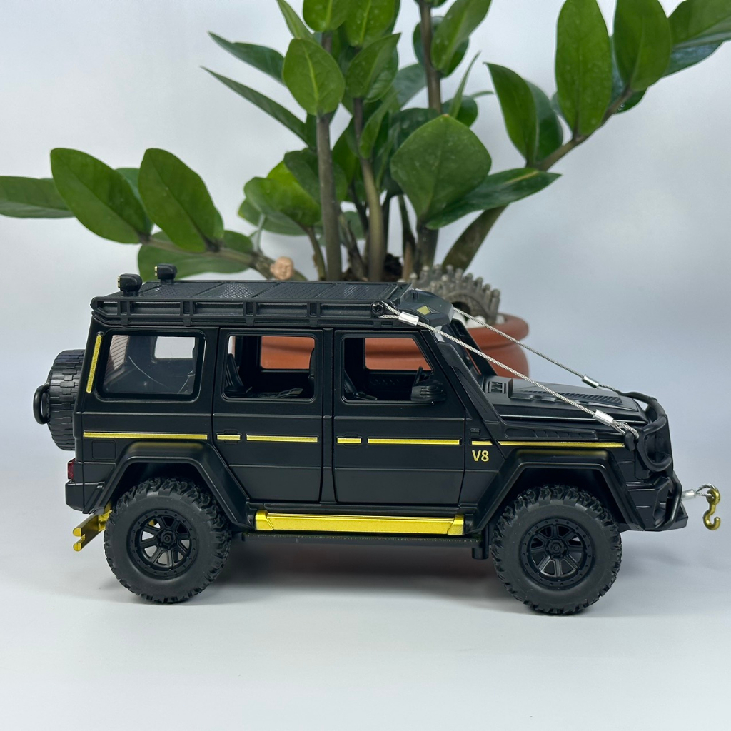 Mô hình xe Mercedes Brabus G550 4x4 tỷ lệ 1:24 bằng kim loại