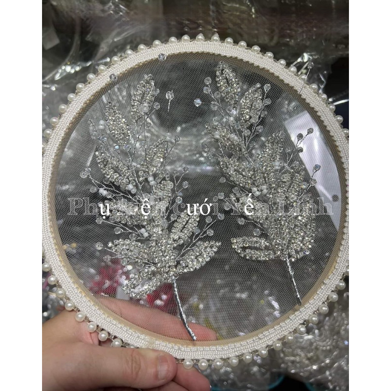 Cài tóc cô dâu có bán lẻ ib shop