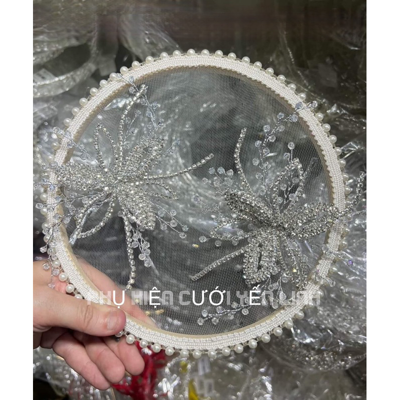 Cài tóc cô dâu có bán lẻ ib shop