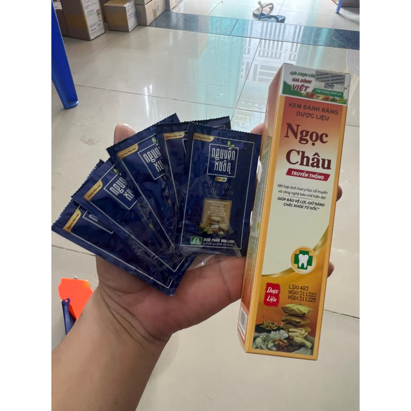 Kem đánh răng dược liệu Ngọc Châu 100g( tặng 5 gói dầu sạch gầu nguyên xuân)