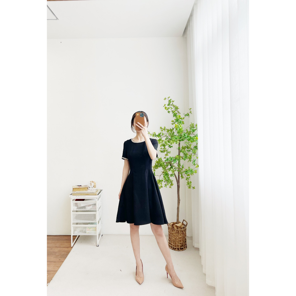 Váy JASMIN  MyAnn đen basic kết hợp với viền đá cao cấp, sang chảnh