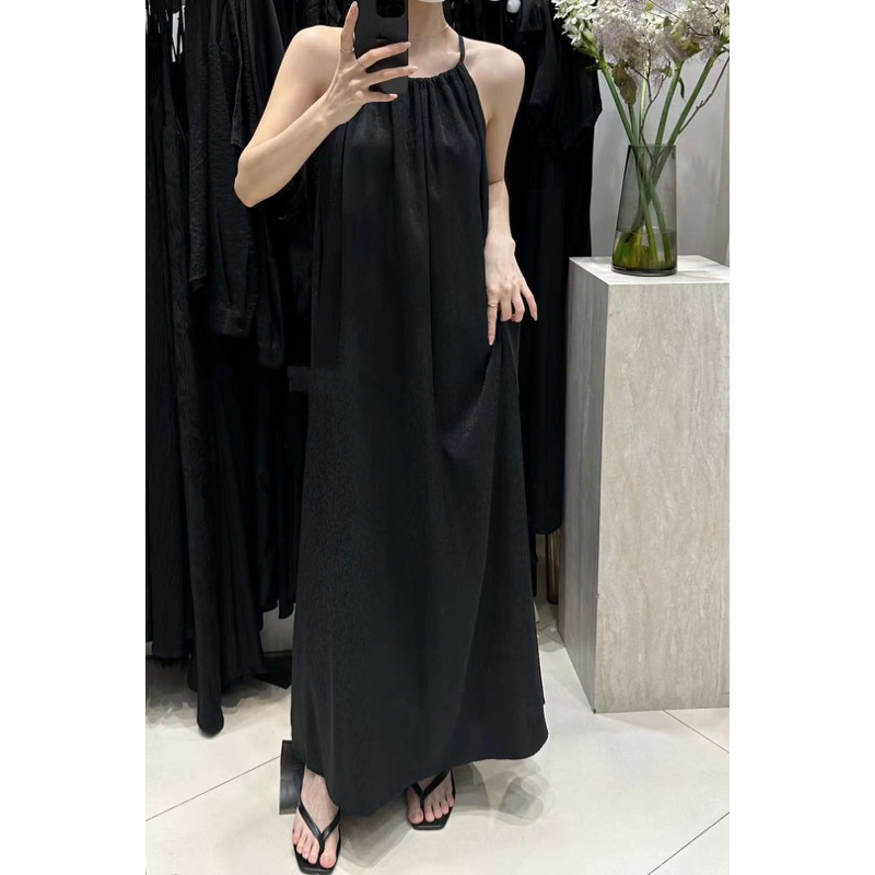đầm đen yếm
