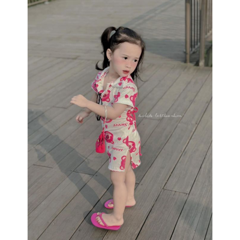Váy body gấu dâu 🍓 hở lưng cực xinh cho bé