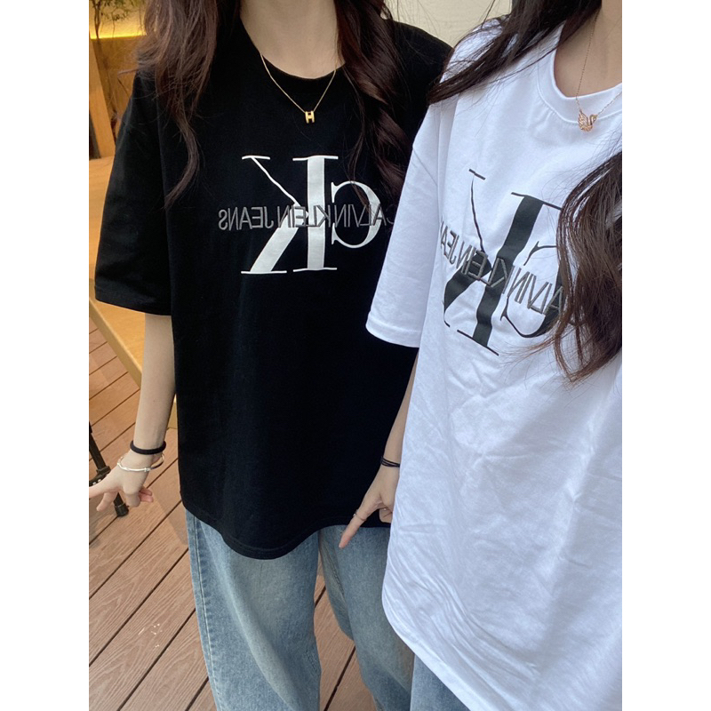 Áo thun JENNIE , JUNGKOOK mang CK màu trắng ,đen,xanh,hồng LOGO Thêu Bản VIP Đỉnh 2023