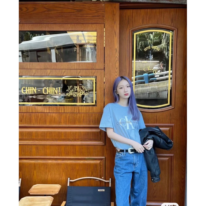 Áo thun JENNIE , JUNGKOOK mang CK màu trắng ,đen,xanh,hồng LOGO Thêu Bản VIP Đỉnh 2023