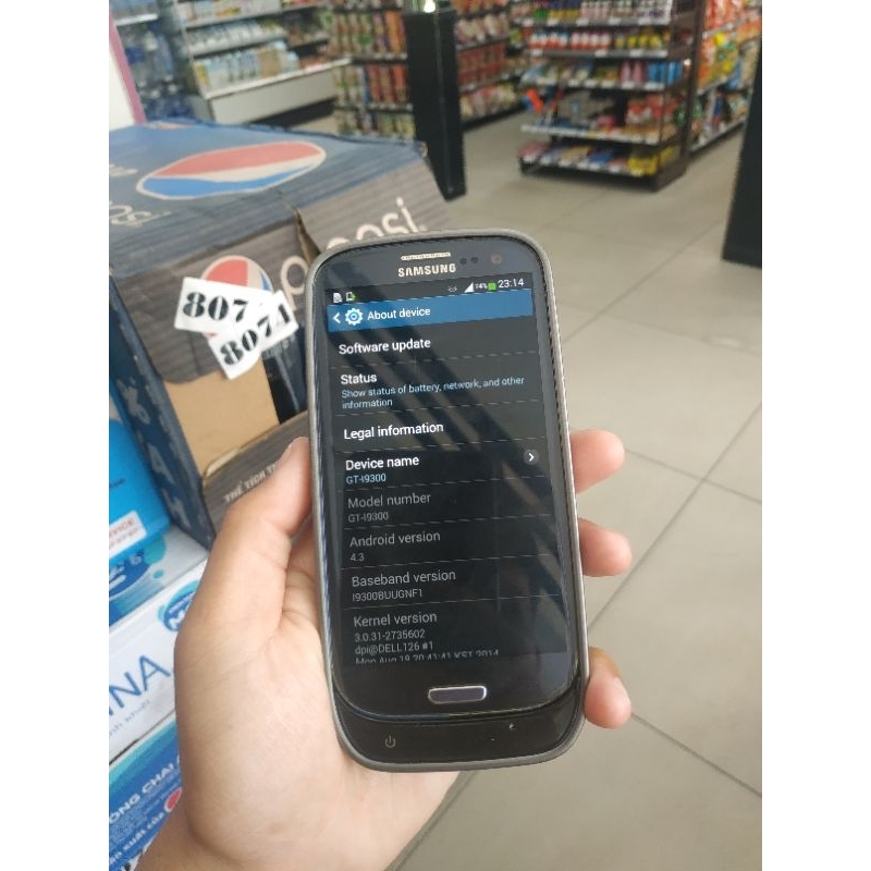 Điện thoại Samsung Galaxy S3 sưu tầm ,tặng kèm ốp lưng pin dự phòng