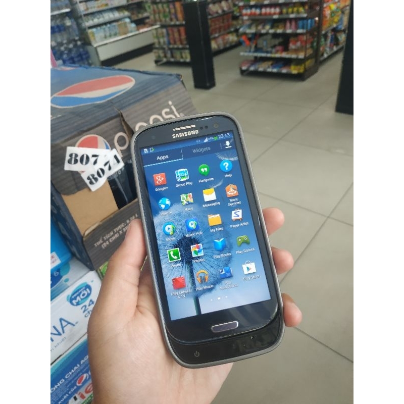 Điện thoại Samsung Galaxy S3 sưu tầm ,tặng kèm ốp lưng pin dự phòng