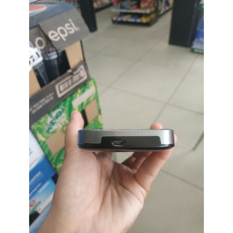 Điện thoại Samsung Galaxy S3 sưu tầm ,tặng kèm ốp lưng pin dự phòng