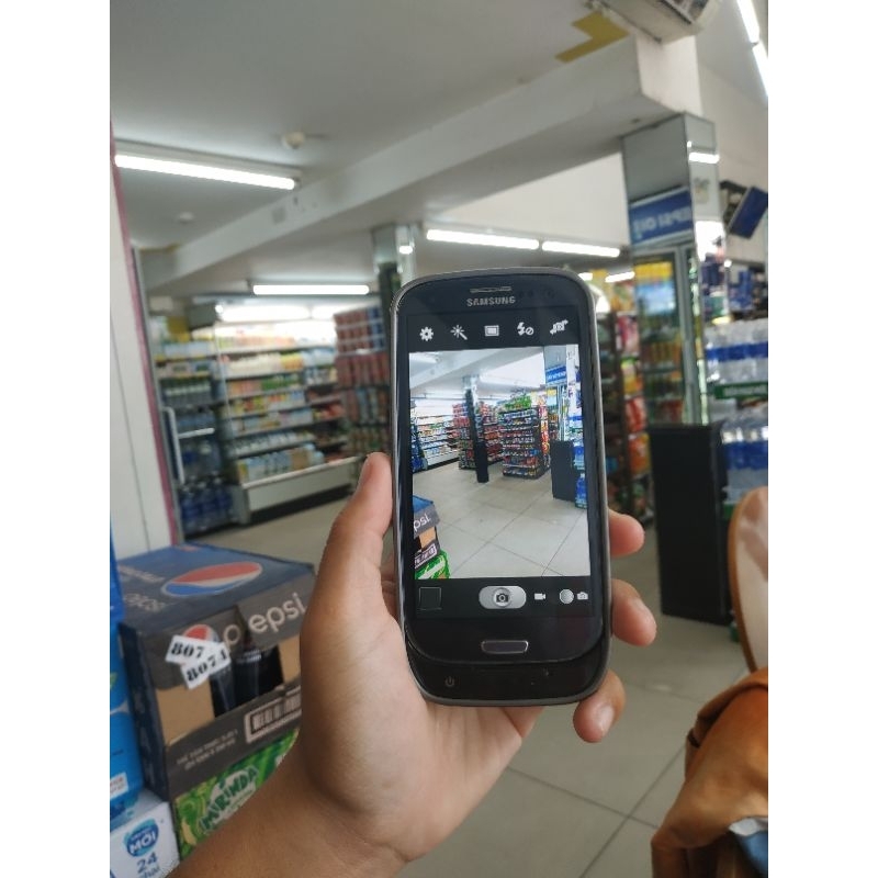 Điện thoại Samsung Galaxy S3 sưu tầm ,tặng kèm ốp lưng pin dự phòng